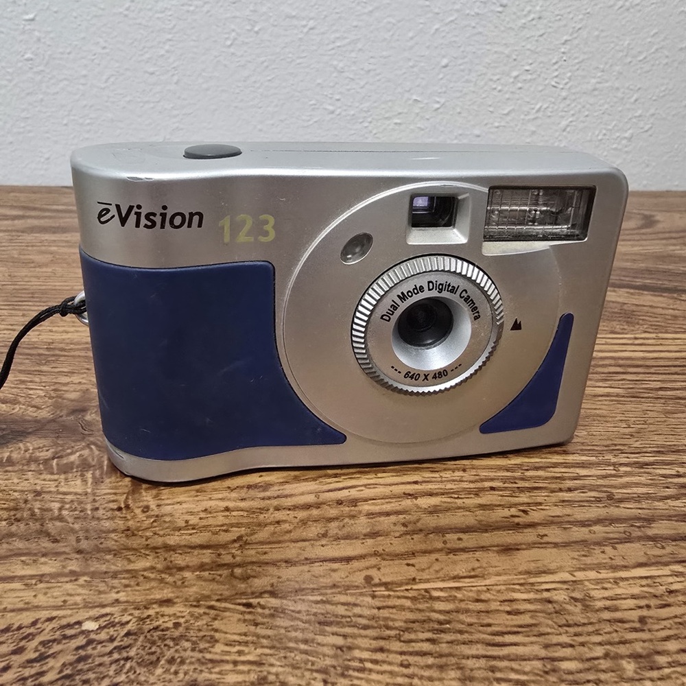 Vintage Evision 123 digital camera